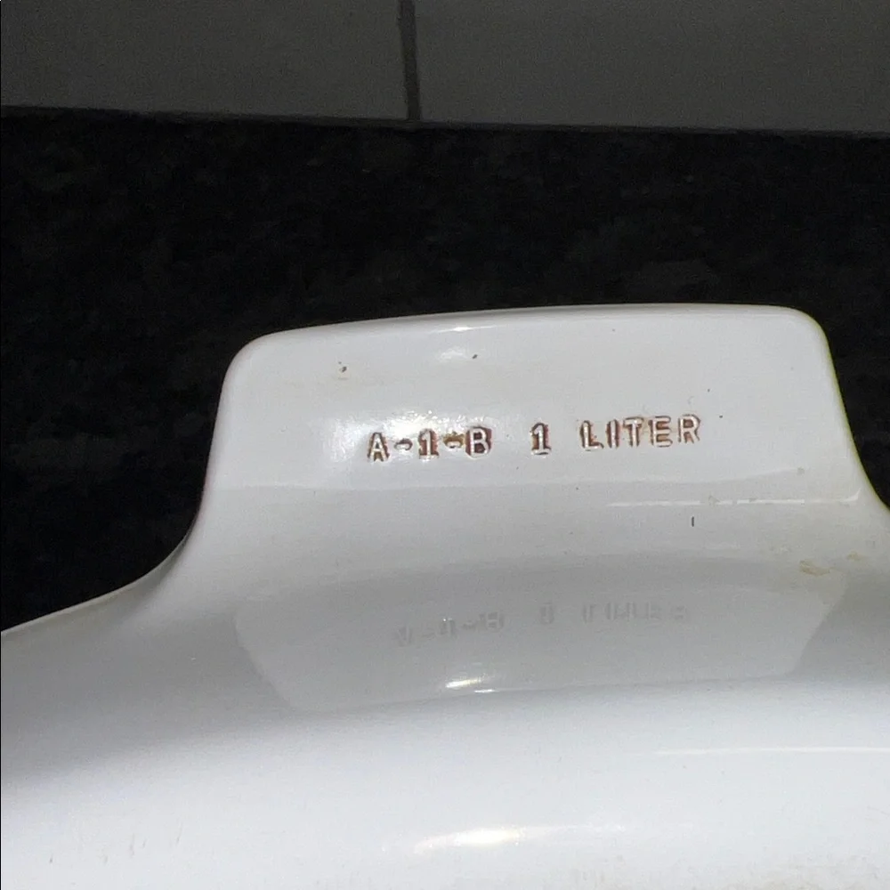 Corningware Shadow Iris 1 Ltr Glass Casserole Dish with lid   Exc condition.